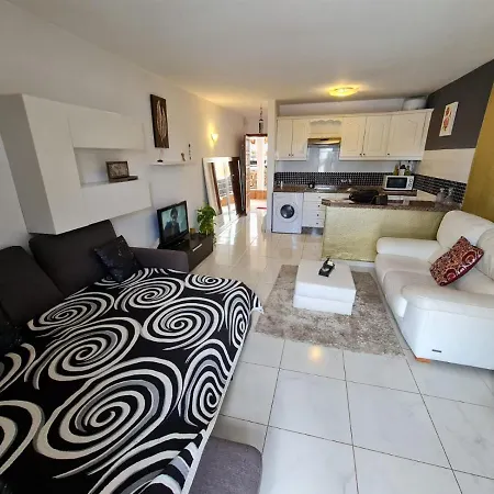 Estudio Espacioso En Puerto Colon Costa Adeje (Tenerife)
